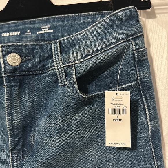 Old Navy High Rise Skinny Jeans - Picture 2 of 4